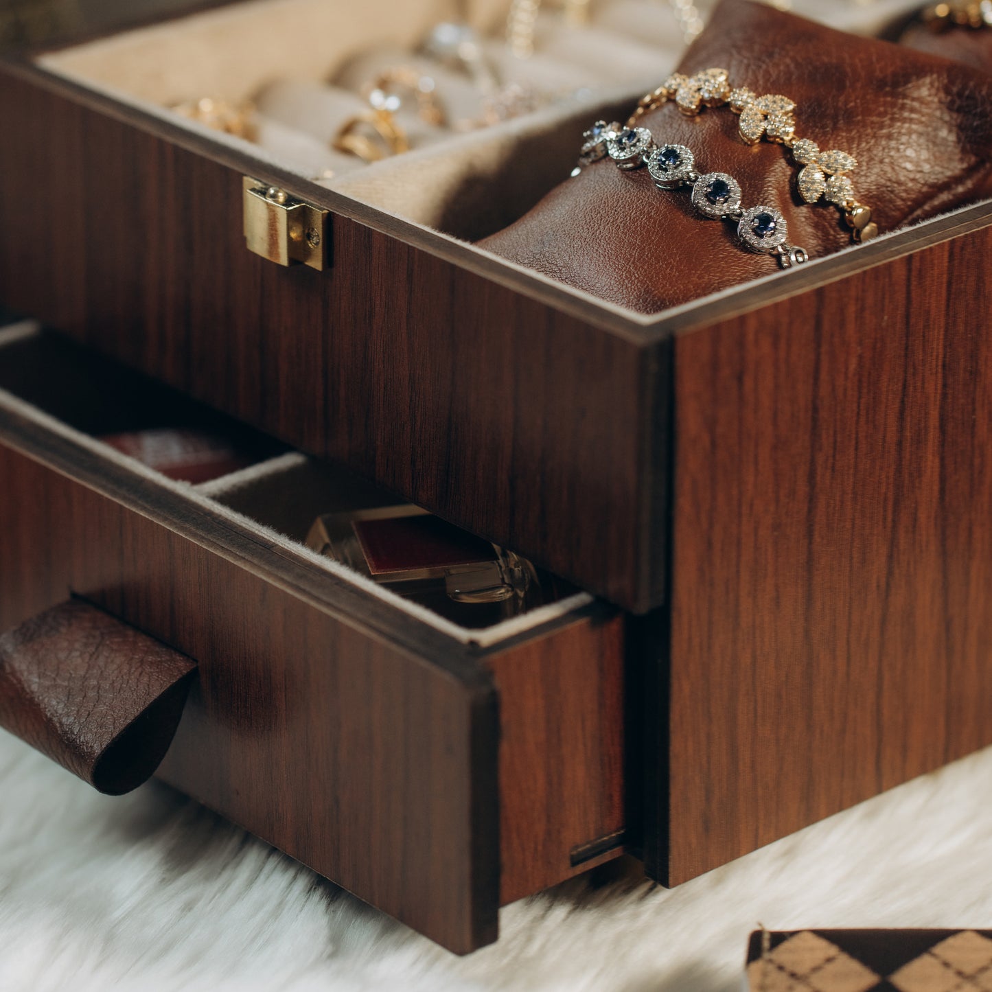 منظم اكسسوار ماري جولد  وسط-دورين