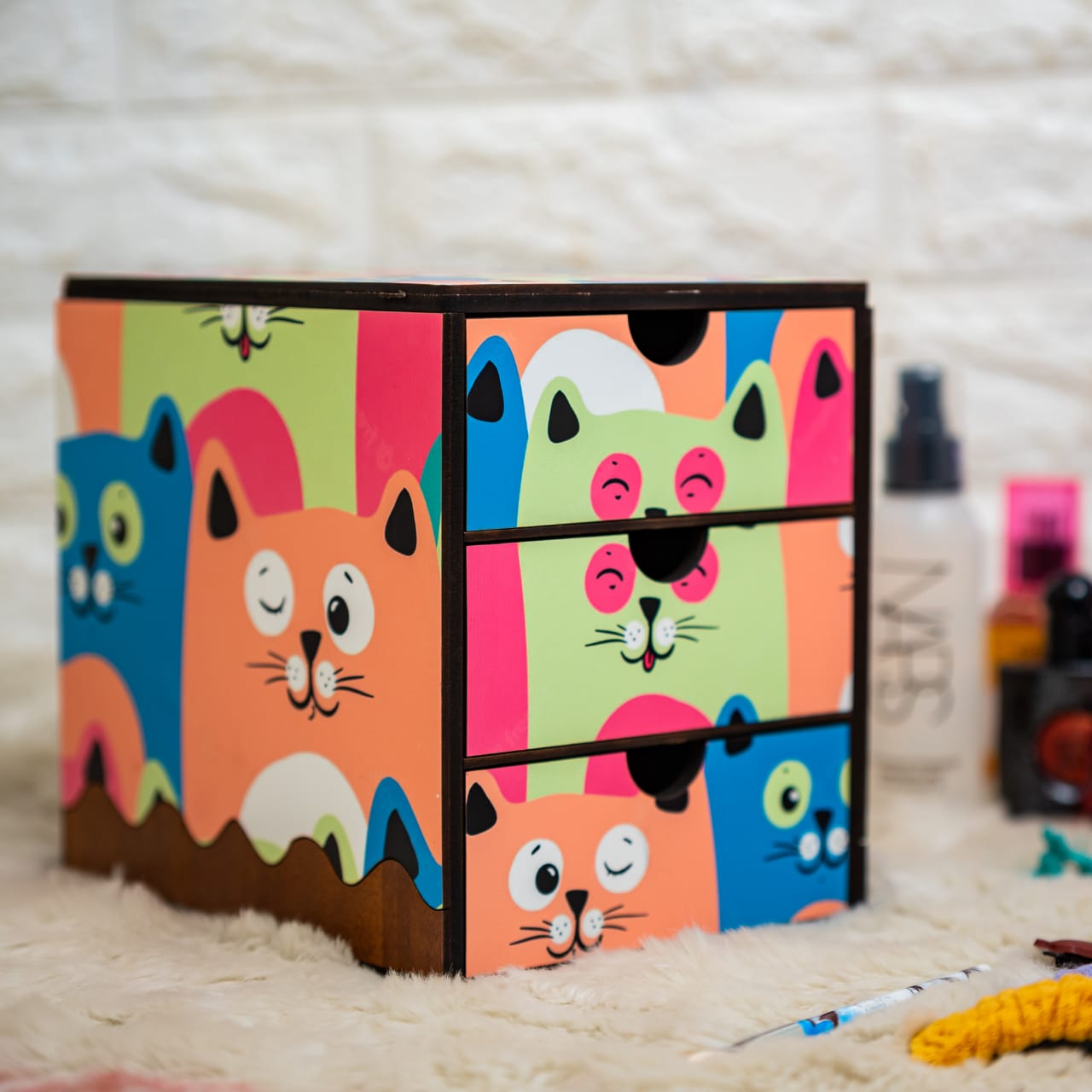 وحدة أدراج التسريحة تاور كاتس